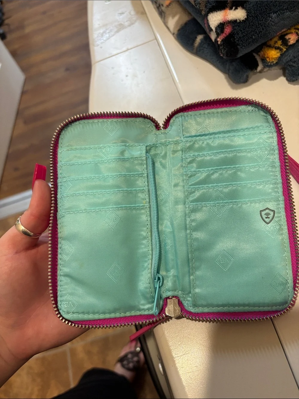 Vera Bradley Pink Floral Quilted Wristlet Phone Case